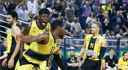 Κάμινγκς: « Περήφανος για τους συμπαίκτες μου»