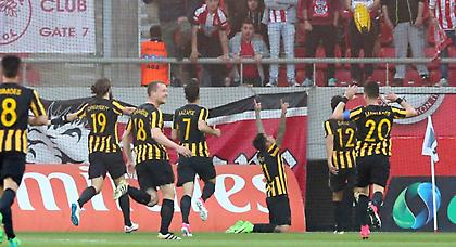 Τον έχει του… χεριού της!