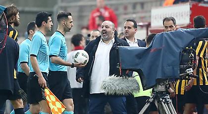 Την «έπεσαν» στον Παπαπέτρου οι Καραπαπάς και Βρέντζος (pic)