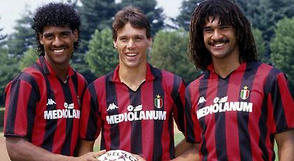 ΘΕΜΑ: Οι παικταράδες της εποχής Μπερλουσκόνι (pic\video)