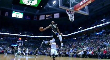 Τριπλή παρουσία Αντετοκούνμπο στις κορυφαίες φάσεις της σεζόν (video)