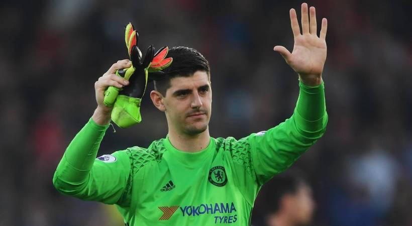 Ο Κουρτουά τραυματίστηκε παίζοντας μπάσκετ!