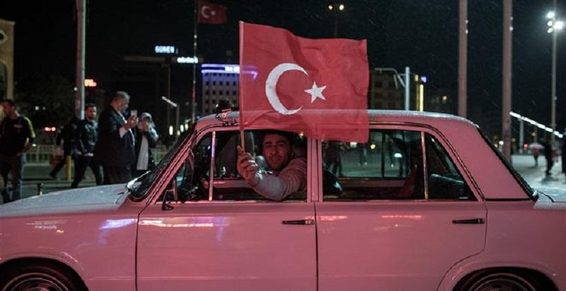 Διαίρεση & πόλωση στην Τουρκία επισημαίνουν Βρετανοί σχολιαστές