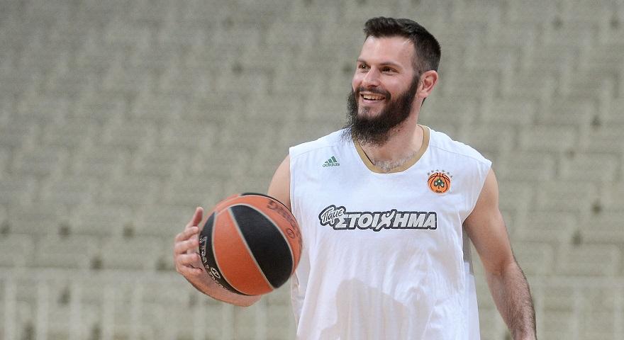 Φώτσης: «Δεν μας νοιάζει τι θα κάνει η Φενέρ, κοιτάμε να κρατήσουμε τον ρυθμό μας»