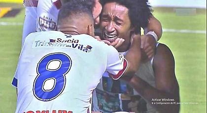 Συγκλονιστικό: Αδερφός θύματος της Τσαπεκοένσε σκόραρε και ξέσπασε σε λυγμούς