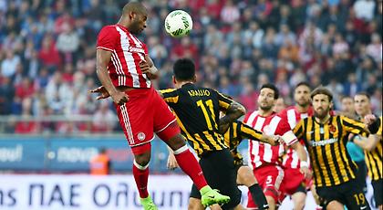 Η ΑΕΚ κατήγγειλε τον Σεμπά, που απειλείται με τρεις αγωνιστικές