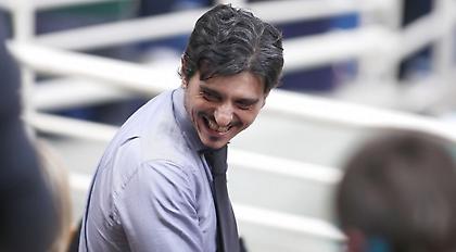 Ο Γιαννακόπουλος φόρεσε το συλλεκτικό μπλουζάκι που θα δοθεί στον κόσμο! (pic)