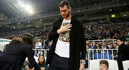 Χειροκροτήθηκε και ανταπέδωσε ο Παπαγιάννης στο ΟΑΚΑ (pics)