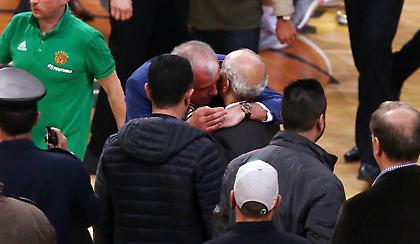 Η αγκαλιά Ομπράντοβιτς-Θ. Γιαννακόπουλου (pics)