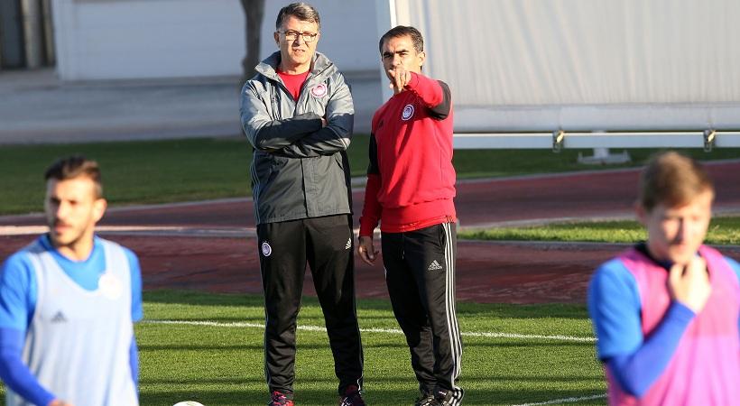 Λεμονής στους παίκτες του Ολυμπιακού:  «Δεχθήκαμε τσάμπα γκολ»