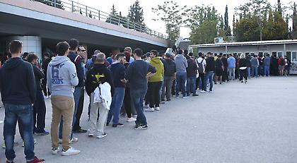 Πανικός στο ΟΑΚΑ για ένα εισιτήριο για τη ρεβάνς με τον Ολυμπιακό (pics)