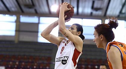 «Σκούπισε» και πέρασε τελικό ο Ολυμπιακός