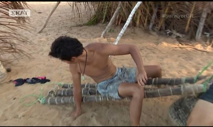 Survivor: Η πτώση του Τσάνγκ από την αιώρα και τα γέλια των κοριτσιών! (video)
