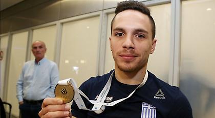 Στους τελικούς των κρίκων Πετρούνιας, Κωνσταντινίδης