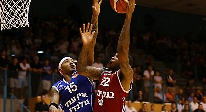 Έδιωξε τον Τζόουνς για χάρη του Τζεντίλε η Χάποελ