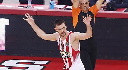 Βάζει τρίποντα ο Μάντζαρης; Νικάει ο Ολυμπιακός…