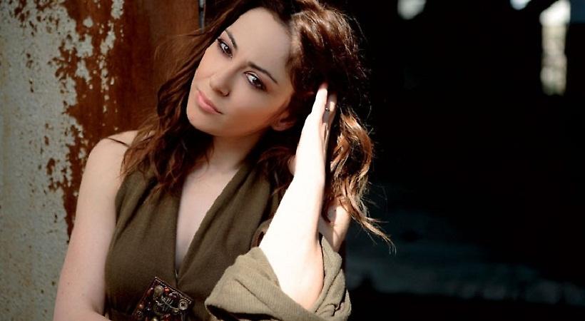 Η Μελίνα Ασλανίδου μας δείχνει πού έχει το κρυφό τατού της!