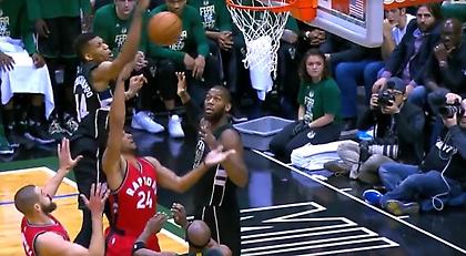 ΑΠΙΣΤΕΥΤΟ: Έκανε τάπα με τον αγκώνα ο Αντετοκούνμπο (video)