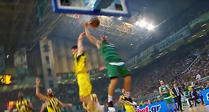 Στην κορυφή του Top 5 το φοβερό κάρφωμα του Τζέιμς (video)