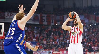 Πέμπτη φορά έξι τρίποντα σε ένα ματς ο Σπανούλης