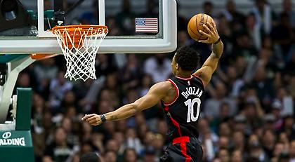 «Έδειραν» τους Μπακς και τον Γιάννη οι Ράπτορς