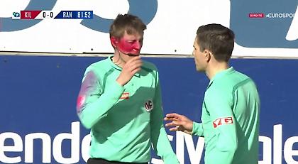 ΑΠΙΣΤΕΥΤΟ: Επίθεση με σπρέι σε βοηθό εν ώρα αγώνα! (video)