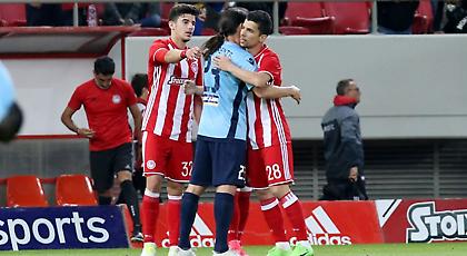 Πέντε φωτό από το ματς με τις «βιαιοπραγίες»…