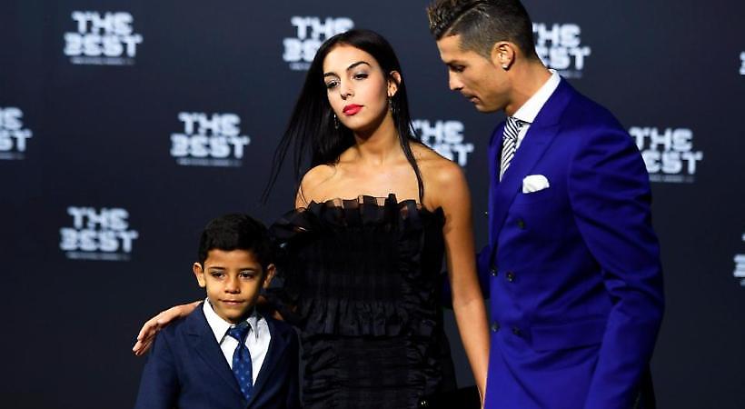 Ο Μέσι χάλασε το πάρτι της «καυτής» συντρόφου του Ρονάλντο! (pics)