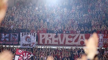 Η απίστευτη ατμόσφαιρα των οπαδών του Ολυμπιακόυ με την Εφές (vid)