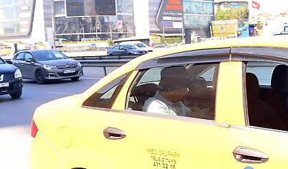 Φωτογραφία: O Γκέιμπριελ στο ταξί!