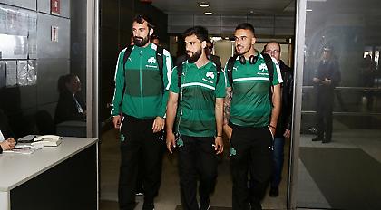 Επίθεση με ύβρεις στην αποστολή του Παναθηναϊκού στο αεροδρόμιο «Μακεδονία»