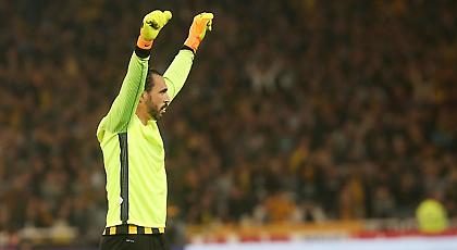 Μισό αιώνα μετά με γκολκίπερ τον επιθετικό της η ΑΕΚ κόντρα στον Ολυμπιακό (video)