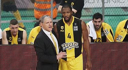 «Τρέλα» Ελόνου για την ατμόσφαιρα στο ΑΕΚ-Ολυμπιακός (video)