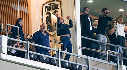 Οι έξαλλοι πανηγυρισμοί του Ιβάν Σαββίδη (pics)