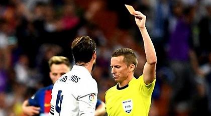 Το… αθώο δώρο του Σέρχιο Ράμος στον διαιτητή του «el clasico»