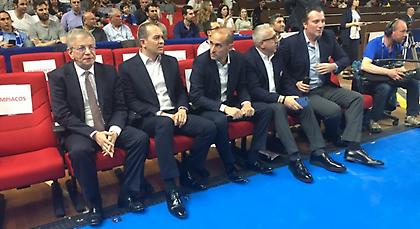 Ξανά στην Πόλη για να δουν Ολυμπιακό οι Αγγελόπουλοι