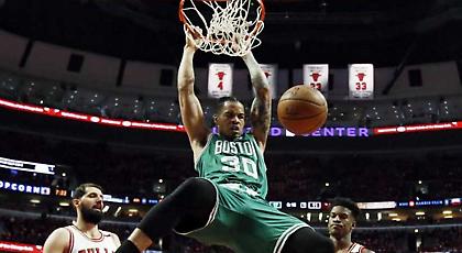 Πέρασαν «αέρα» Σέλτικς και Ουίζαρντς