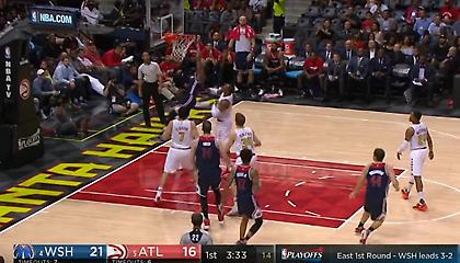 Τα κάνει όλα ο Γουόλ στο Top 5 (video)