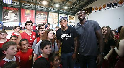 Γκριν και Γιανγκ είδαν τον Ολυμπιακό να σηκώνει νταμπλ (pics)