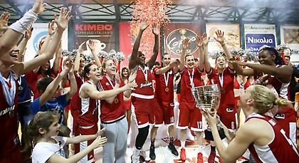 Έκανε φιέστα στον Βύρωνα ο Ολυμπιακός! (videos)