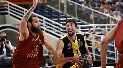 Τα έκανε όλα ο Ούκιτς στο 1-0 της ΑΕΚ