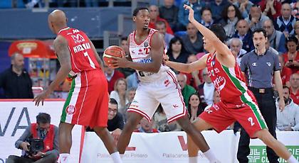 «Στραπάτσο» για Αρμάνι