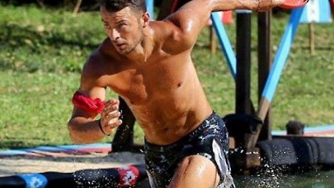 Survivor: Της δίνουν χρήματα για να αποκαλύψει το τηλέφωνο του Γιώργου Αγγελόπουλου!