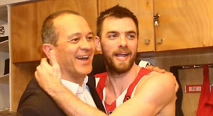 Μάντζαρης: «Ήμασταν όλοι μαζί σαν ομάδα για την πρόκριση»