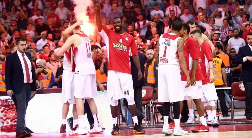 ΠΑΕ Ολυμπιακός: «Ο Ολυμπιακός σηκώνει ψηλότερα τους Έλληνες»