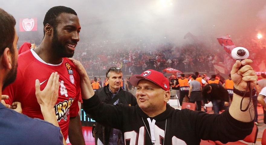 Γιανγκ: «Ευλογία που είμαι μέρος του Ολυμπιακού» (pic)