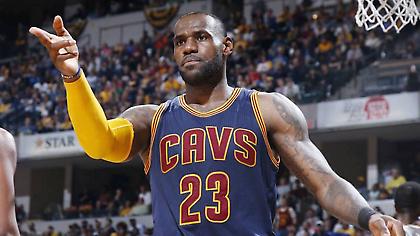 Λεμπρόν και Ίρβινγκ την... έκρυψαν (video)