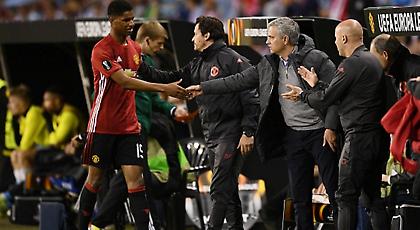 Υπόκλιση Μουρίνιο στον Ράσφορντ!