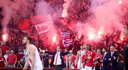 Το πάρτι πρόκρισης στις κερκίδες του ΣΕΦ