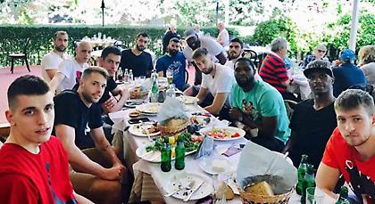 Το αποχαιρετιστήριο γεύμα του μπασκετικού ΠΑΟΚ και οι ευχές σε ποδόσφαιρο και βόλεϊ (pics)